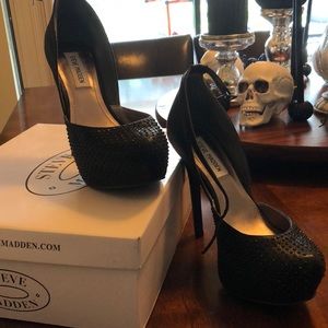 Steven Madden size 8 Black Heels